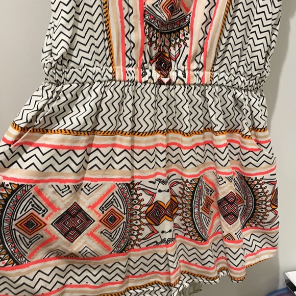 Cute minkpink romper! Medium - Picture 2 of 4